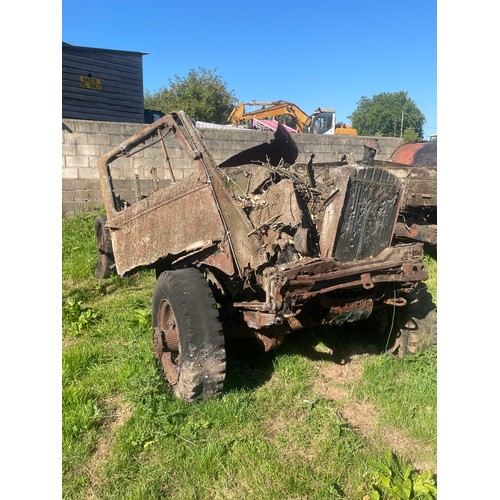 128A - Ex Army Bedford 4wd QL lorry and spare axle, hedgerow