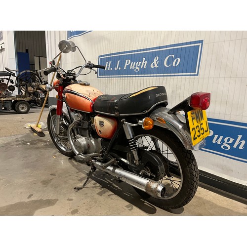 736 - Honda CB350 motorcycle. 1971. Good project. This bike was running when it went into storage. Reg FMW... 