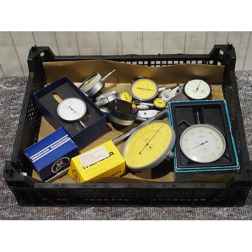 381 - Tray of dial & dti gauges