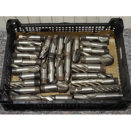 388 - Tray of milling cutters (25 & 32mm, 1