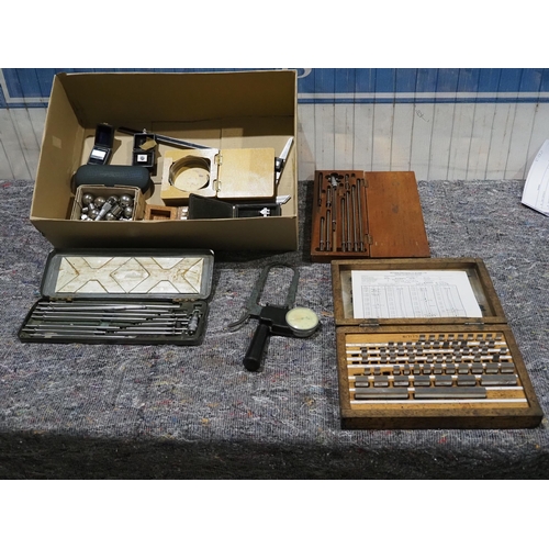 391 - Box of engineering measurement tools