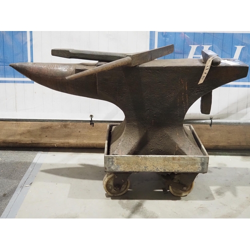 377 - Large anvil 34