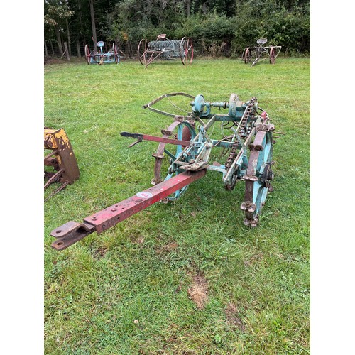 193 - Lister Blackstone potato spinner