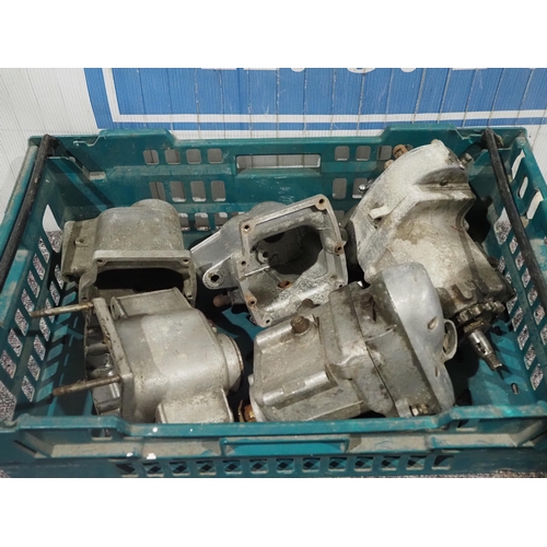 651 - Triumph rigid gearbox parts
