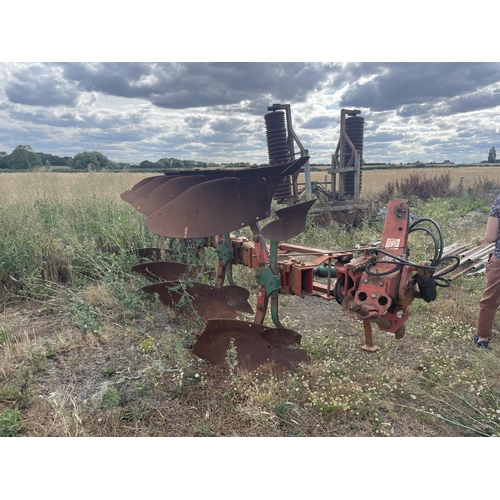 110 - Kverneland LD100 4 furrow reversible plough