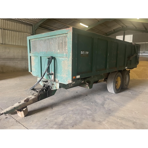 118 - Bailey 12 ton tandem axle root and grain trailer, hydraulic tail gate