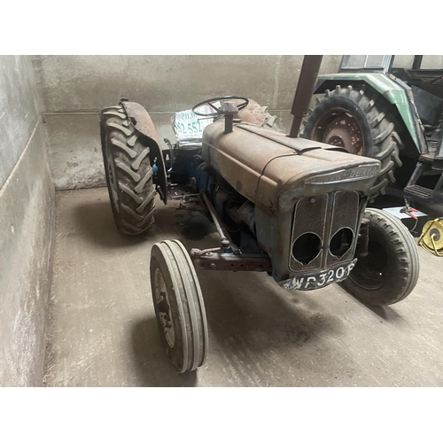 136 - Fordson Super Dexta tractor, runs, B reg