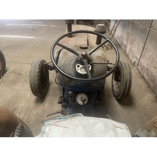 136 - Fordson Super Dexta tractor, runs, B reg