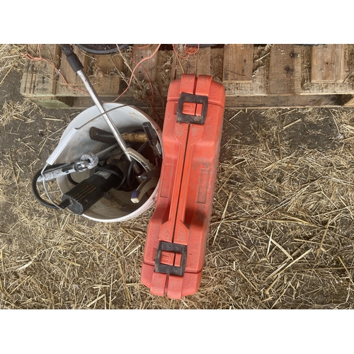 74 - Cattle clippers and tools