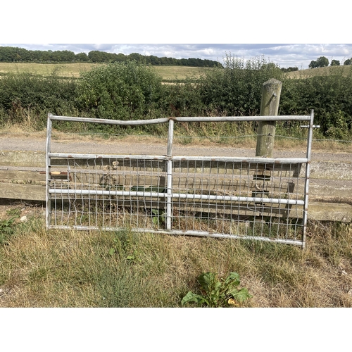 85 - Galvanised mesh gate