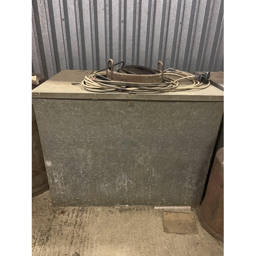 61 - Galvanised feed bin