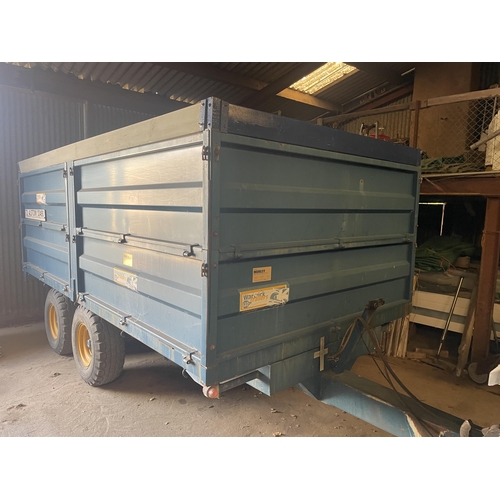 96 - Warwick 8 ton tandem axle grain trailer