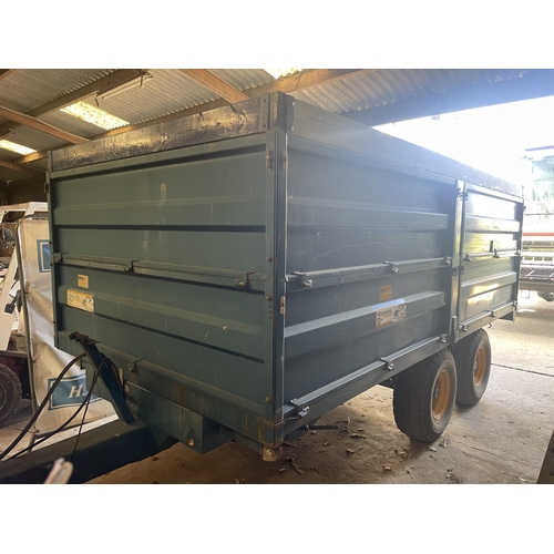 96 - Warwick 8 ton tandem axle grain trailer