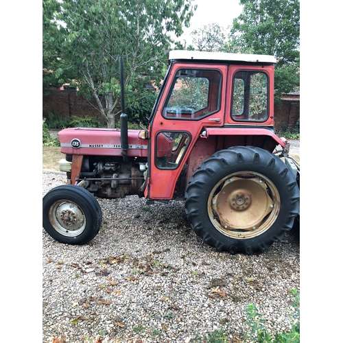 98 - Massey Ferguson 135 tractor. Reg. DUY 853J