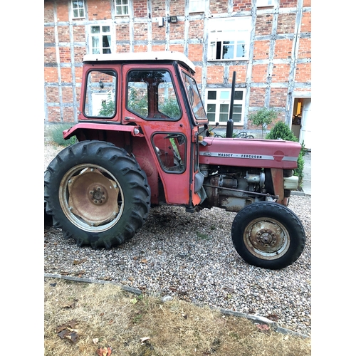 98 - Massey Ferguson 135 tractor. Reg. DUY 853J