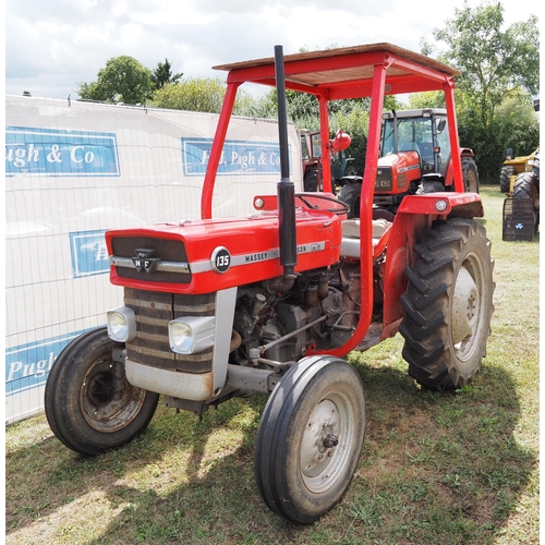 354 - Massey Ferguson 135 tractor. Runs and drives. SN-18306. Reg OOD 206M. V5