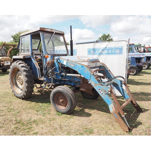 374 - Leyland 272 tractor. c/w Loader. SN-15024Z. Reg TEG815S. Runs. Breaks need attention. V5 Applied for