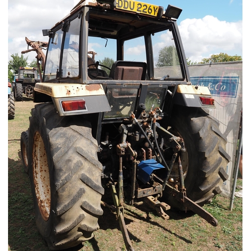 375 - Marshall 702 tractor. c/w Loader. Runs. SN-13834. Reg DDU 226Y. V5 Applied for