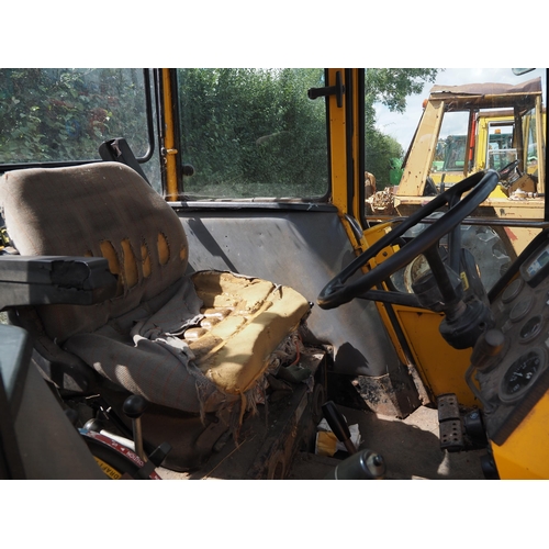 395 - Massey Ferguson Farm Handler 50EX Loader. Runs. Reg. L94NYB