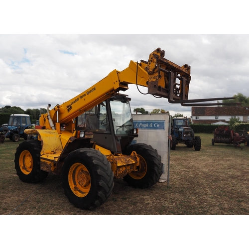 434 - JCB 525-58 Farm Special loader. 7981 hours recorded. Runs.  Reg J422 TAJ. V5