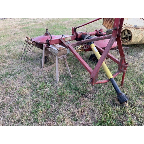 82 - New Holland hay tedder, needs new pinion.