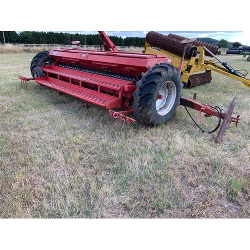 89 - Massey Ferguson 30 drill, used last autumn