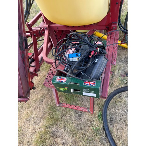 92 - Hardi 800 litre crop sprayer and 200 litre front tank, 12m hydraulic booms