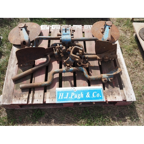 1026 - Ransomes plough parts