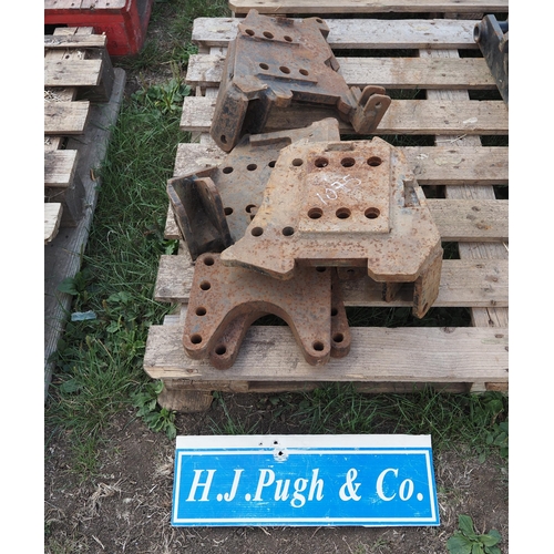 1075 - McConnel hedgecutter brackets