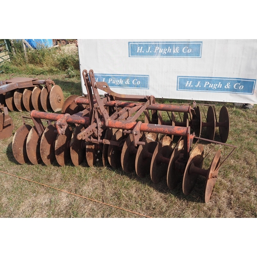 241 - 8ft Mounted disc harrows