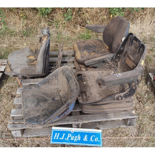 38 - 4 - Tractor seats