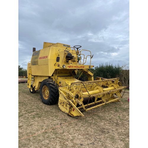 185 - New Holland 1520 combine. reg RVJ 331N