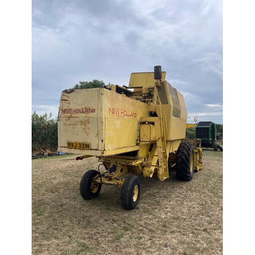 185 - New Holland 1520 combine. reg RVJ 331N