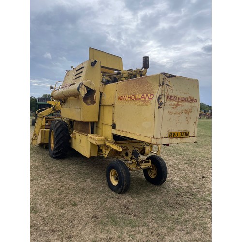 185 - New Holland 1520 combine. reg RVJ 331N