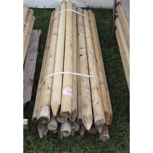 1871 - 25- Round stakes 6ft x 3