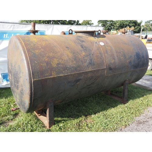 1970 - Steel fuel tank 10' x 5' dia.