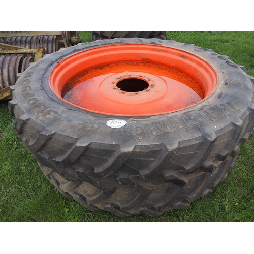 2011 - Trelleborg 380/90 R50 wheels and tyres