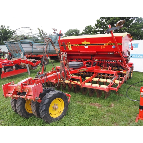 2025 - Vaderstad Rapid 300S drill combination and packer. GWO