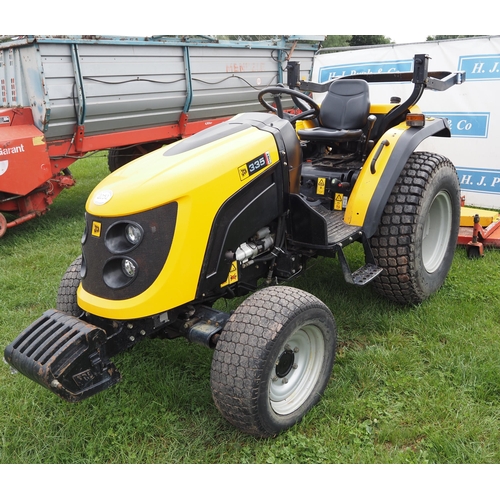 2052 - JCB 335HST compact tractor, roll bar and topper. Showing 1333 hours. Key in office