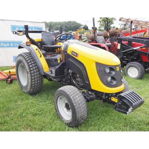 2052 - JCB 335HST compact tractor, roll bar and topper. Showing 1333 hours. Key in office