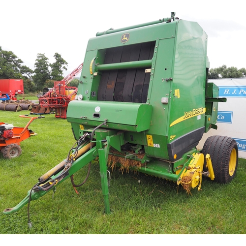 2054 - John Deere 582 Hi Flow round baler. Shows 19250 bales. GWO