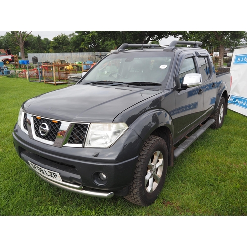 2091 - Nissan Navara pickup. Needs attention. Reg. SF09 LZP. Key in office. V5