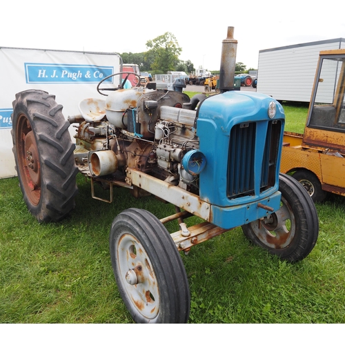 2129 - Fordson Major tractor. Runs and drives