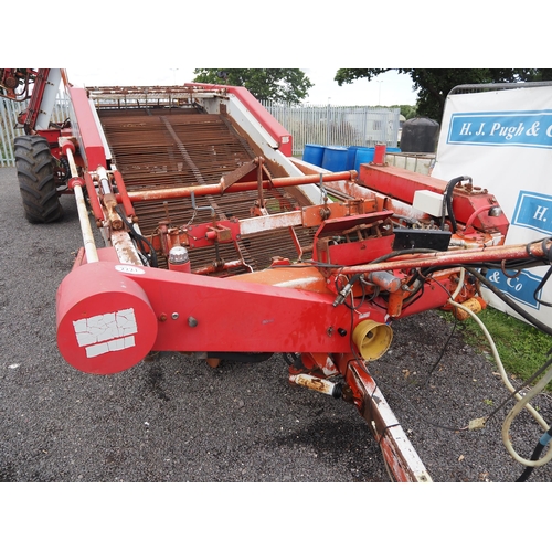 2221 - Reekie 2170 Potato harvester