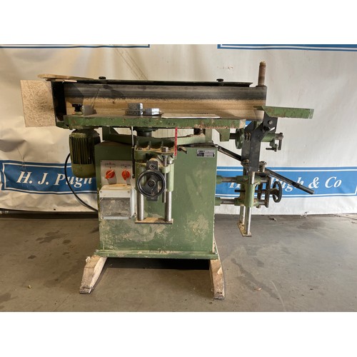 1284 - Oscillating belt edge sander