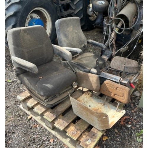 1131 - Various tractor seats