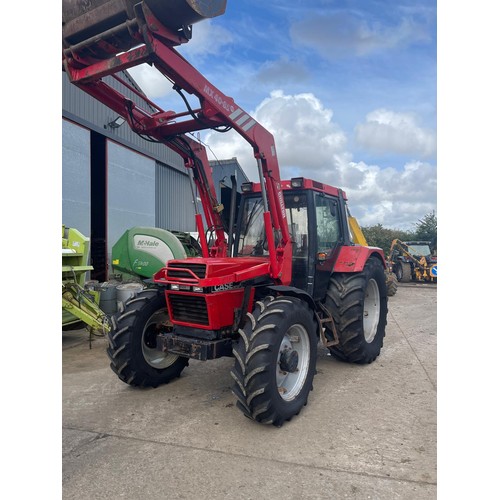 438 - Case International 1056 tractor with Chilton loader. Runs.  Reg G487 JYC