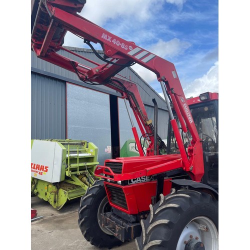 438 - Case International 1056 tractor with Chilton loader. Runs.  Reg G487 JYC