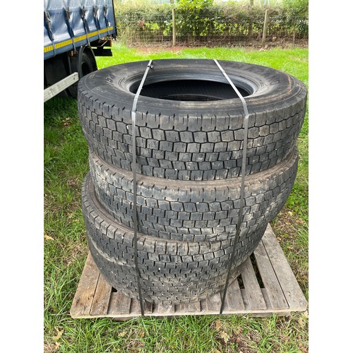 2304 - 4 Lorry tyres 295/80R22.5