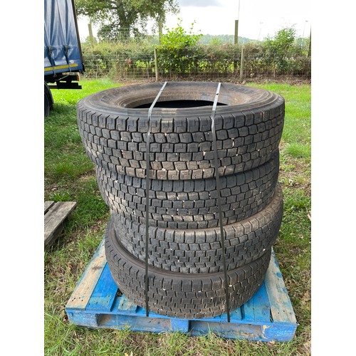 2305 - 4 Lorry tyres 295/80R22.5